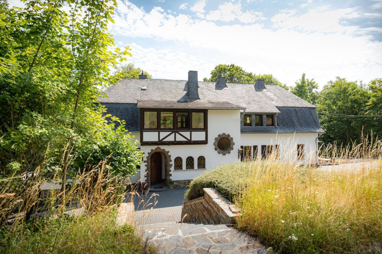 Landhaus Karbach Komplett Oder Einzelne Wohneinheiten Villa Inkl Sauna Bzw Waldhaeuschen Hirten エクステリア 写真