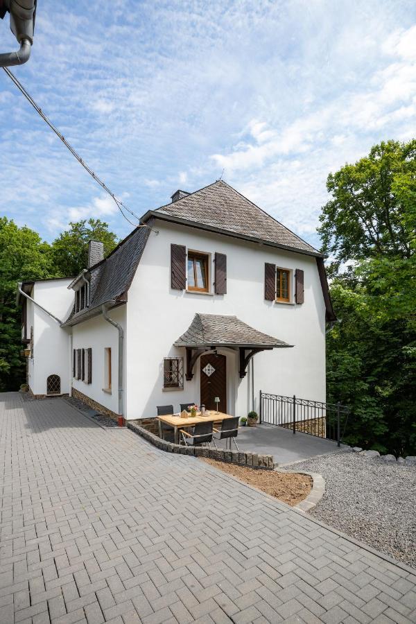 Landhaus Karbach Komplett Oder Einzelne Wohneinheiten Villa Inkl Sauna Bzw Waldhaeuschen Hirten エクステリア 写真