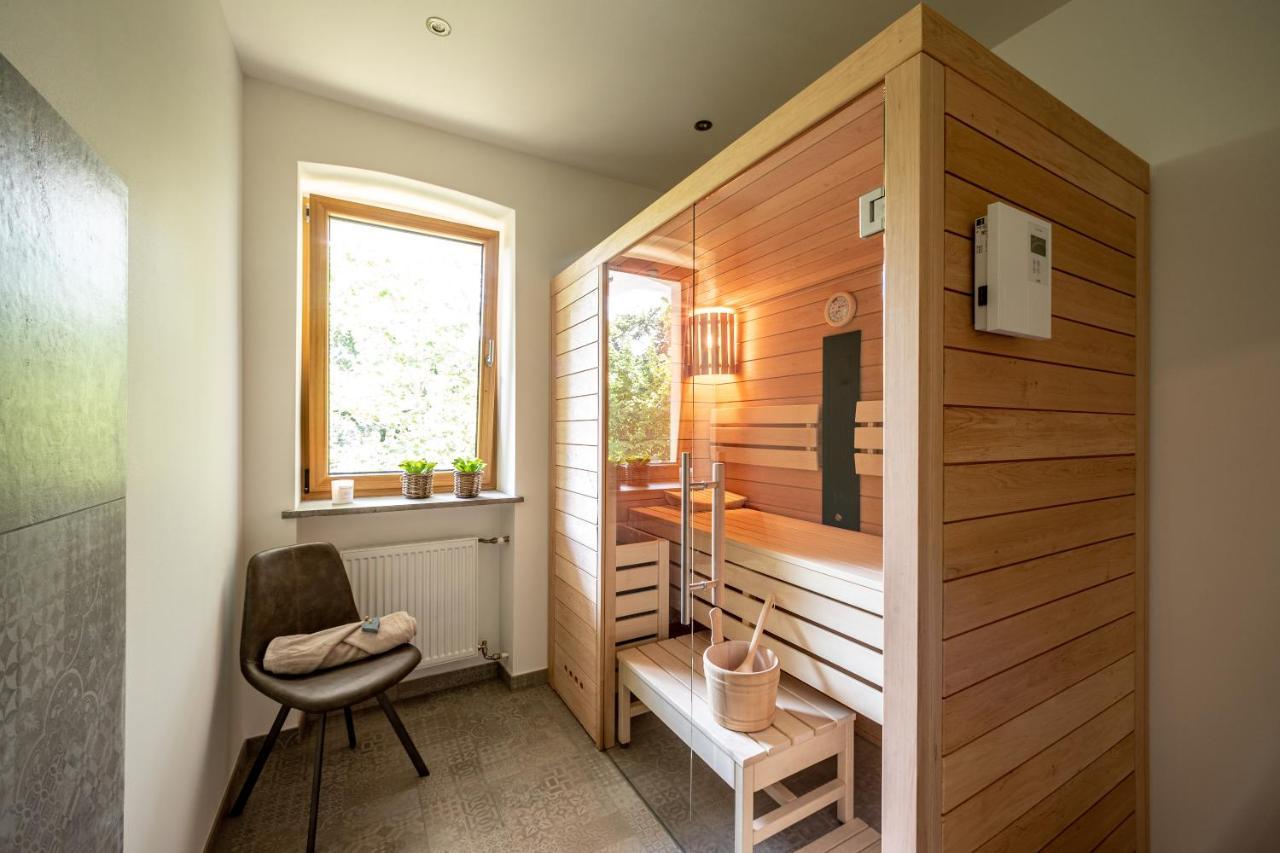Landhaus Karbach Komplett Oder Einzelne Wohneinheiten Villa Inkl Sauna Bzw Waldhaeuschen Hirten エクステリア 写真