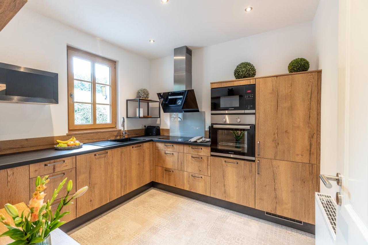 Landhaus Karbach Komplett Oder Einzelne Wohneinheiten Villa Inkl Sauna Bzw Waldhaeuschen Hirten エクステリア 写真